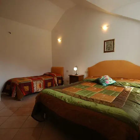 Holiday home Case Vacanze Angiola